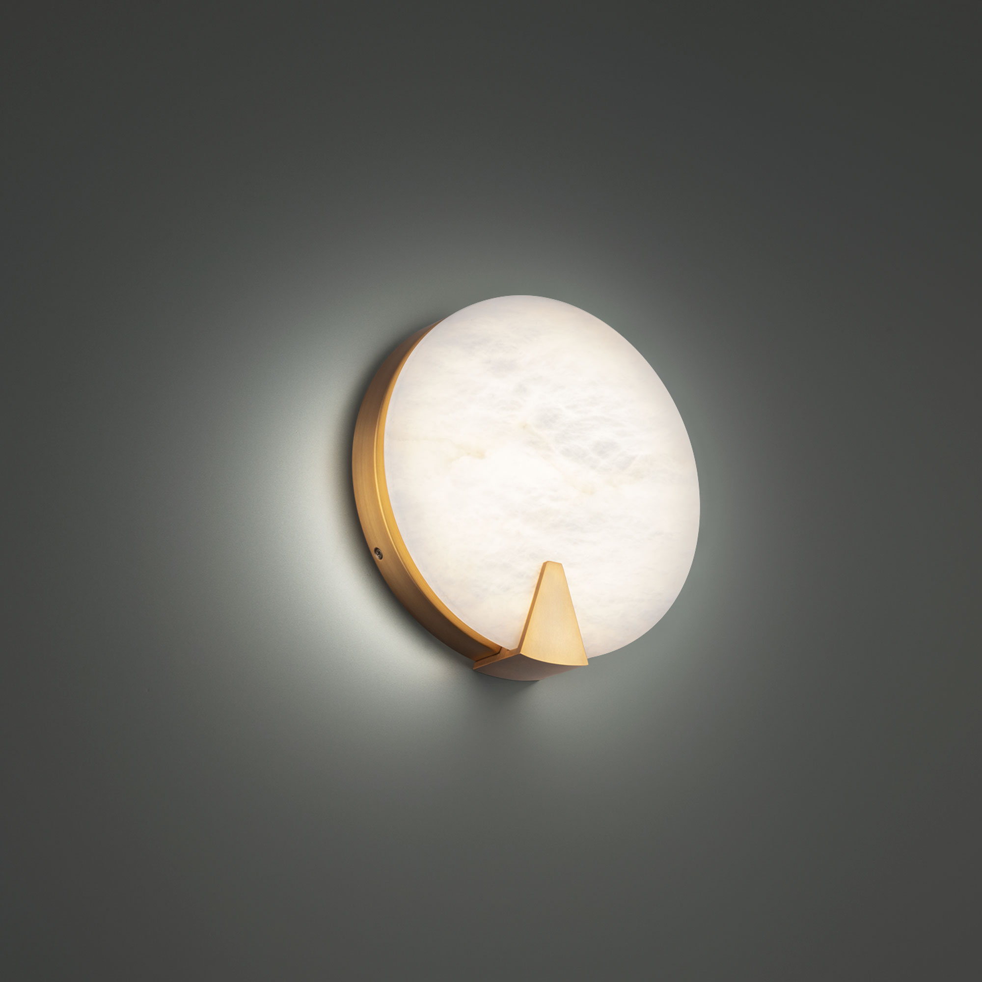 WS-72210-AB_IMRO_5 Round alabaster wall sconce